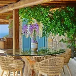 M11 - Seaview - Luxury With Pools & Views Villa *