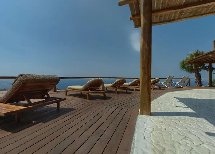 M11 - Seaview - Luxury With Pools & Views *