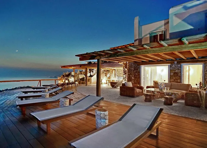 M11 - Seaview - Luxury With Pools & Views *