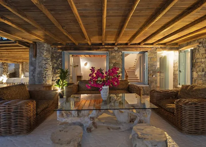 M11 - Seaview - Luxury With Pools & Views