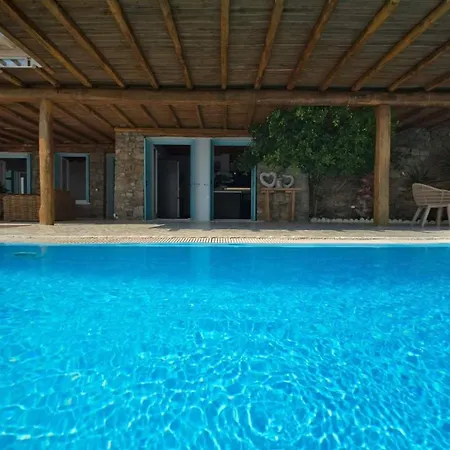 M11 - Seaview - Luxury With Pools & Views Villa