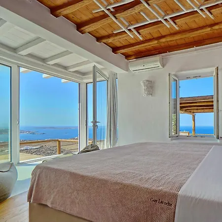 M11 - Seaview - Luxury With Pools & Views Villa