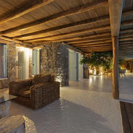 M11 - Seaview - Luxury With Pools & Views