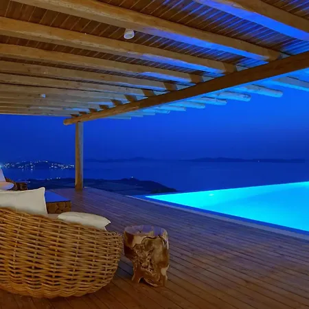 M11 - Seaview - Luxury With Pools & Views