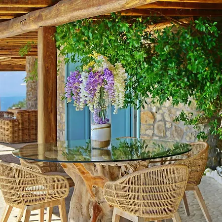 M11 - Seaview - Luxury With Pools & Views Вилла *