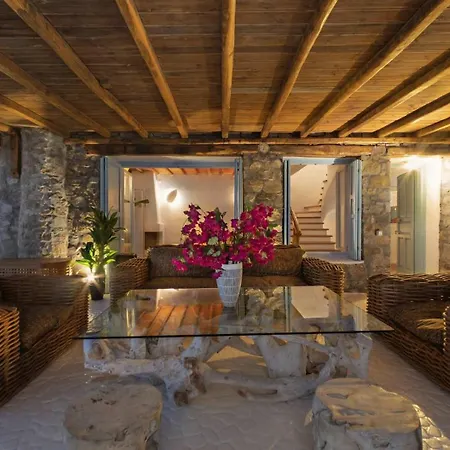 M11 - Seaview - Luxury With Pools & Views